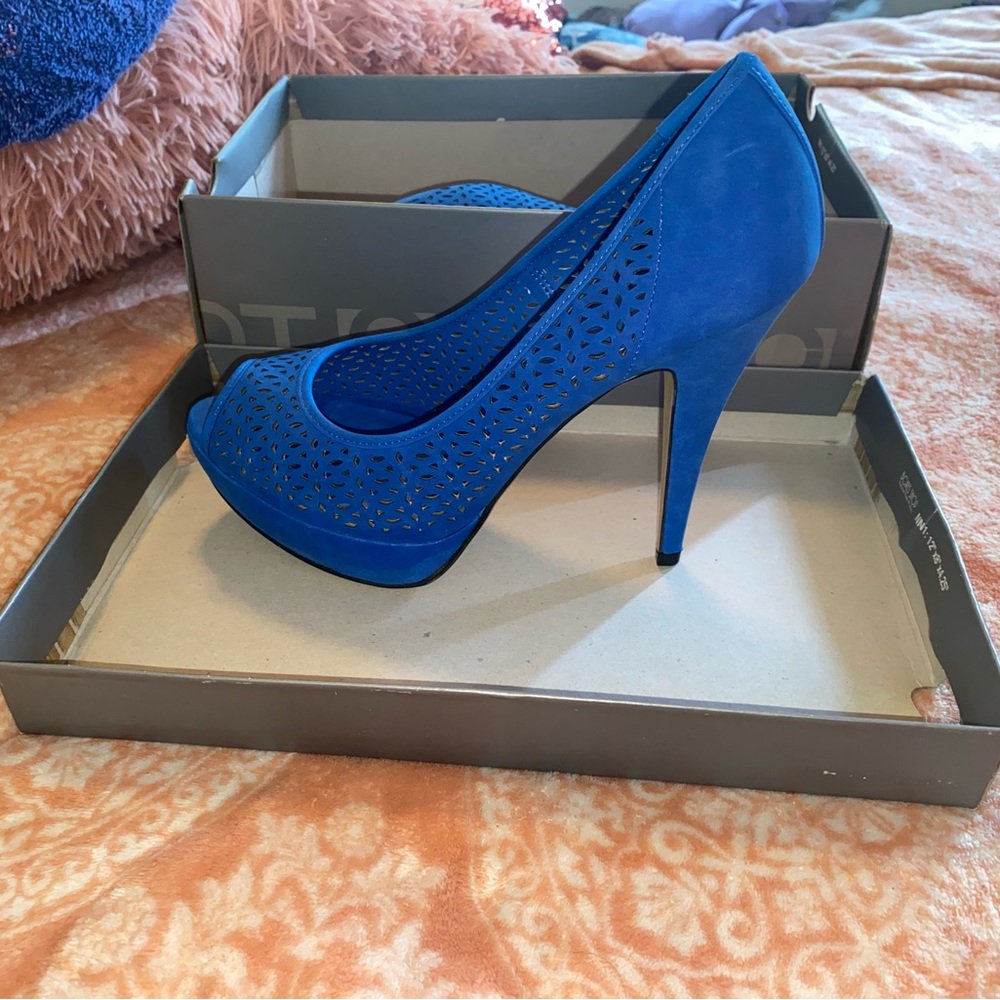 Apkennedy Blue Size 8 heels!